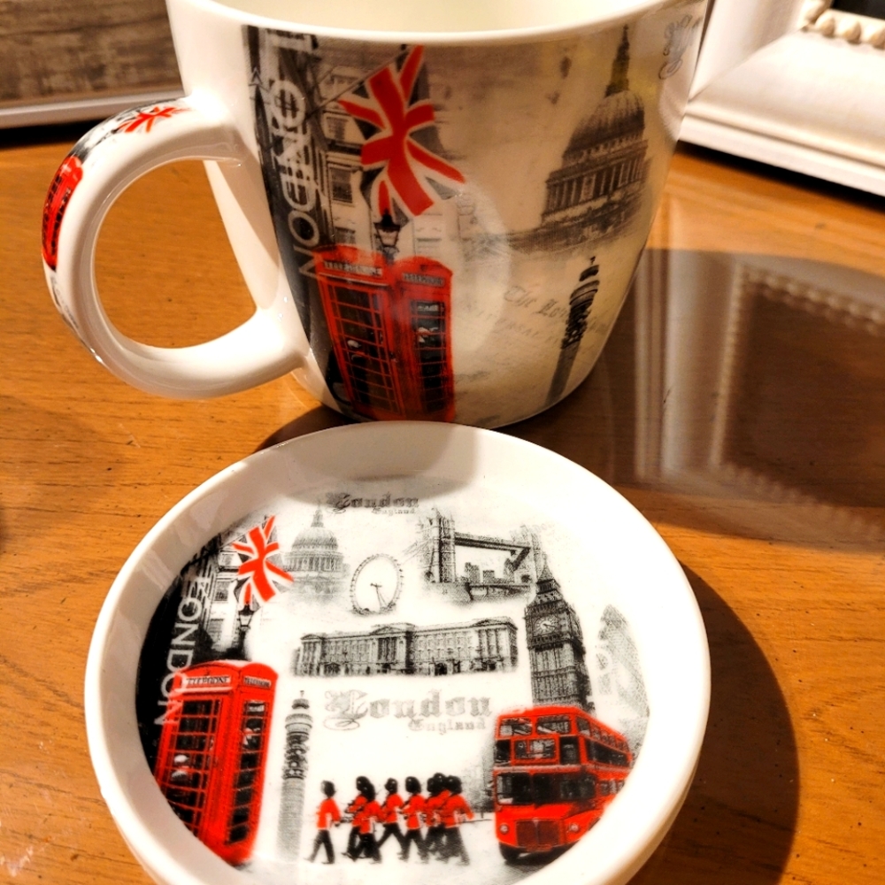 Leonardo collection coffee mug and coaster.